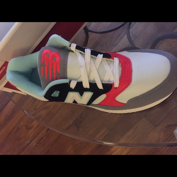 Sneakers for men size 9 - Picture 2 of 5